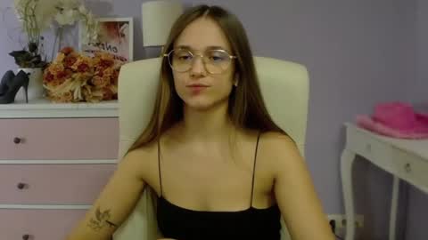 Emilly online show from 02/17/25, 10:51