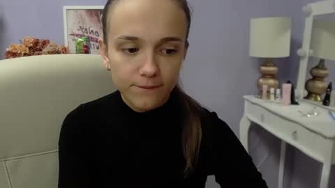 Emilly online show from 09/17/25, 06:37