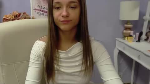 Emilly online show from 11/07/25, 07:52