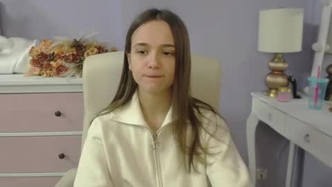 Emilly online show from 02/09/26, 07:34