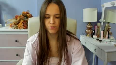 Snapshot of emilly_lust99 chatting on 04/29/26, 06:39 Emilly online show from 04/29/26, 06:39