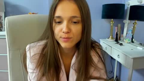 Snapshot of emilly_lust99 chatting on 06/09/26, 06:58 Emilly online show from 06/09/26, 06:58
