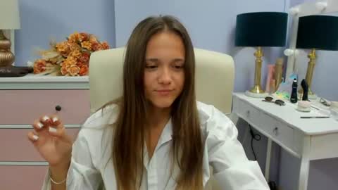 Emilly online show from 06/30/26, 06:36