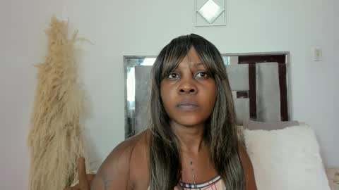 Emilly Roa online show from 12/05/25, 11:52