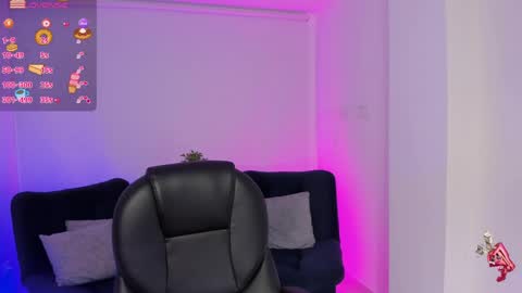 Snapshot of emilly_smith_1 chatting on 05/16/26, 02:19 Emily online show from 05/16/26, 02:19