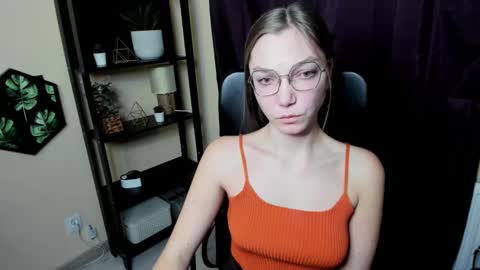 Emilly online show from 02/19/25, 06:32