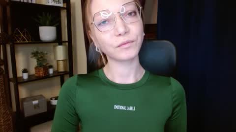 Emilly online show from 02/09/26, 06:17