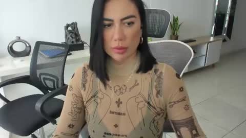 Snapshot of emillybrowm chatting on 06/23/26, 03:21 Emilly online show from 06/23/26, 03:21