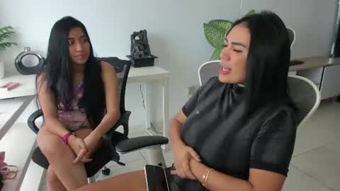 Snapshot of emillybrowm chatting on 07/27/26, 03:41 Emilly online show from 07/27/26, 03:41