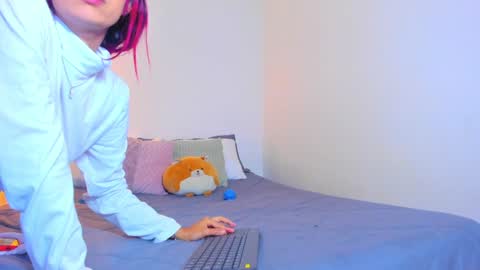 Snapshot of emillyhils1 chatting on 02/05/25, 06:46 emilly online show from 02/05/25, 06:46