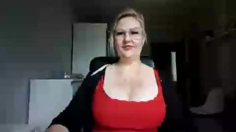 EmillyLove online show from 06/16/26, 08:39