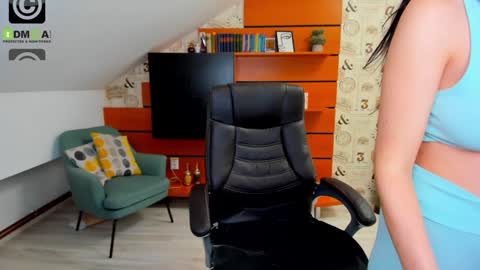 EmillyTaylor online show from 02/04/25, 10:54