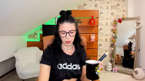 EmillyTaylor online show from 10/10/25, 04:22