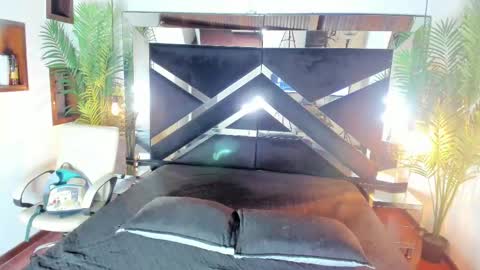 Emily  online show from 09/10/25, 12:05