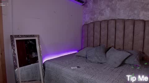 Snapshot of emily_____ chatting on 10/02/25, 01:01  emily valentina     online show from 10/02/25, 01:01