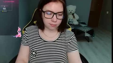 Emily 3 online show from 10/06/25, 01:14