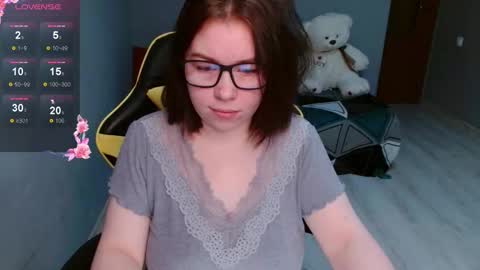 Emily 3 online show from 10/24/25, 10:17