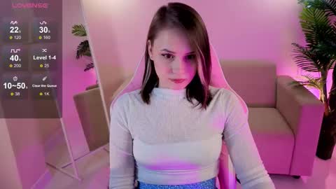 Snapshot of emily_bridget chatting on 11/13/25, 05:12 Emily online show from 11/13/25, 05:12