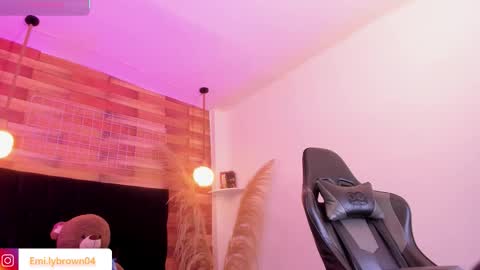 emily_brown04 online show from 02/15/26, 12:03