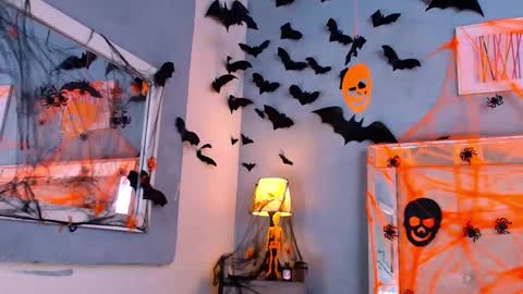 emily_castillo1_ online show from 10/22/25, 03:40