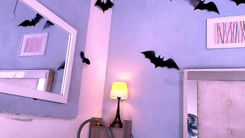 emily_castillo1_ online show from 11/22/25, 03:38