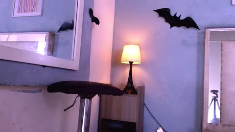 emily_castillo1_ online show from 11/27/25, 04:14