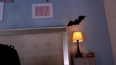 emily_castillo1_ online show from 12/02/25, 03:45