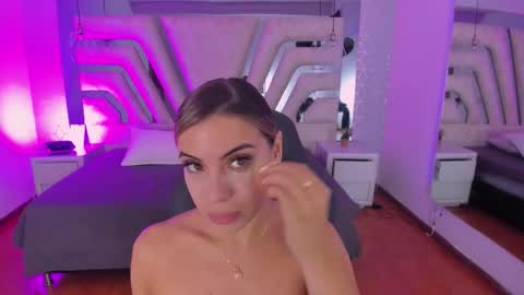 Emily online show from 09/25/25, 11:03