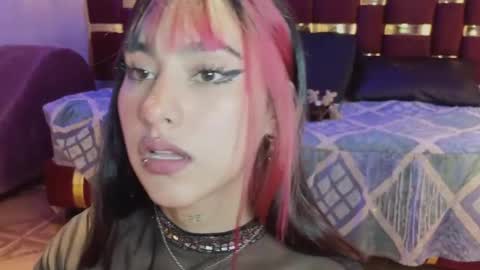 Snapshot of emily_fox_3 chatting on 03/06/25, 07:54 emily fox 3 online show from 03/06/25, 07:54