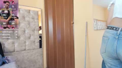 Snapshot of emily_fox_3 chatting on 11/05/25, 08:09 emily fox 3 online show from 11/05/25, 08:09