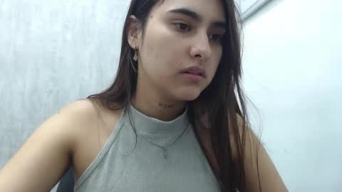 Snapshot of emily_fox_3 chatting on 04/22/26, 12:13 emily fox 3 online show from 04/22/26, 12:13