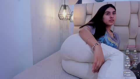 Snapshot of emily_fox_3 chatting on 04/29/26, 11:00 emily fox 3 online show from 04/29/26, 11:00