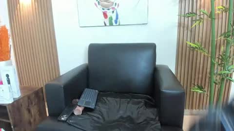 Snapshot of emily_frostt chatting on 04/25/26, 12:41 emily_frostt online show from 04/25/26, 12:41