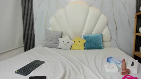Snapshot of emily_frostt chatting on 06/16/26, 11:35 emily_frostt online show from 06/16/26, 11:35