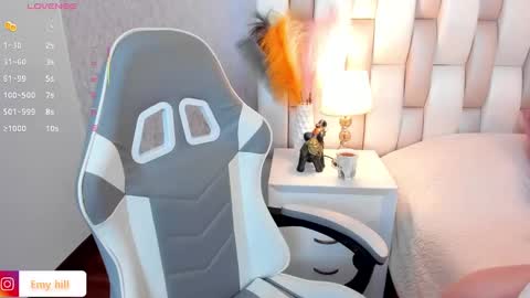 EMILY   Monday 5-2 am From Tuesday to Friday5-1 am Colombia time online show from 01/26/25, 02:35