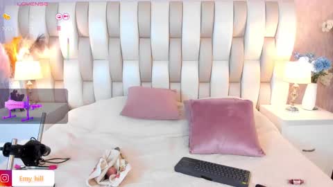 EMILY   Monday 5-2 am From Tuesday to Friday5-1 am Colombia time online show from 01/30/25, 03:22