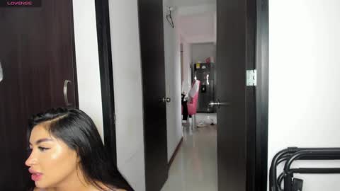 independet model online show from 02/01/25, 10:34