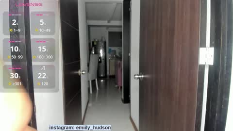 independet model online show from 10/26/25, 12:05