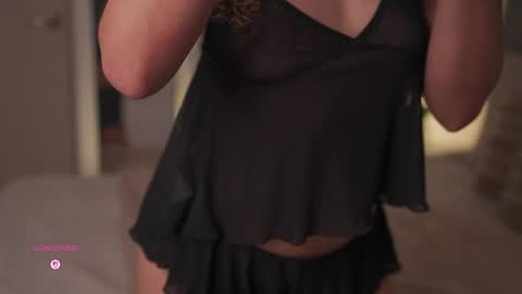 Snapshot of emily_johnson1 chatting on 05/11/26, 11:24 Juliana online show from 05/11/26, 11:24