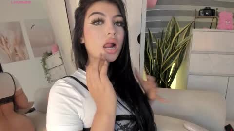 EmilyKenner  Independent model  online show from 02/07/26, 11:47