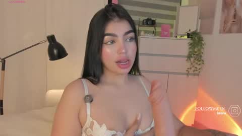 Snapshot of emily_kenner chatting on 05/25/26, 11:27 EmilyKenner Independent model online show from 05/25/26, 11:27