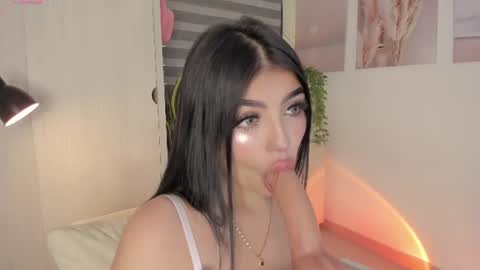 Snapshot of emily_kenner chatting on 07/07/26, 12:09 EmilyKenner Independent model online show from 07/07/26, 12:09