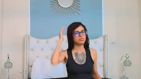 Emily online show from 11/09/25, 01:04