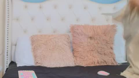 Emily online show from 11/28/25, 08:11