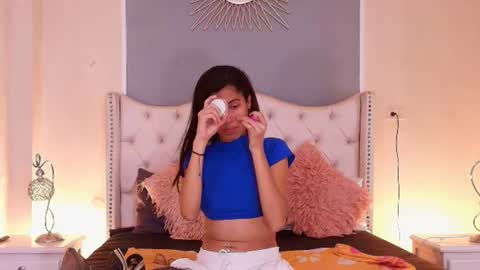 Snapshot of emily_loperaa chatting on 06/30/26, 05:58 Emily online show from 06/30/26, 05:58