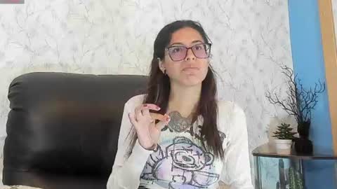 Snapshot of emily_loperaa chatting on 07/23/26, 06:28 Emily online show from 07/23/26, 06:28