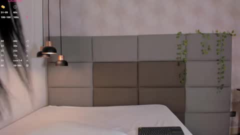 emily_luve online show from 10/29/25, 08:21