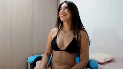 Snapshot of emily_mikelhot chatting on 07/09/26, 06:39 emily_mikelhot online show from 07/09/26, 06:39