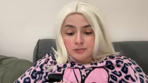 emily_morning_dew online show from 11/07/25, 05:46