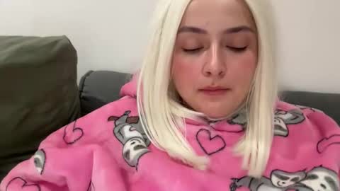 emily_morning_dew online show from 11/12/25, 07:03